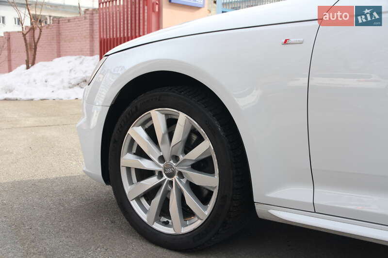 Седан Audi A4 2017 в Киеве