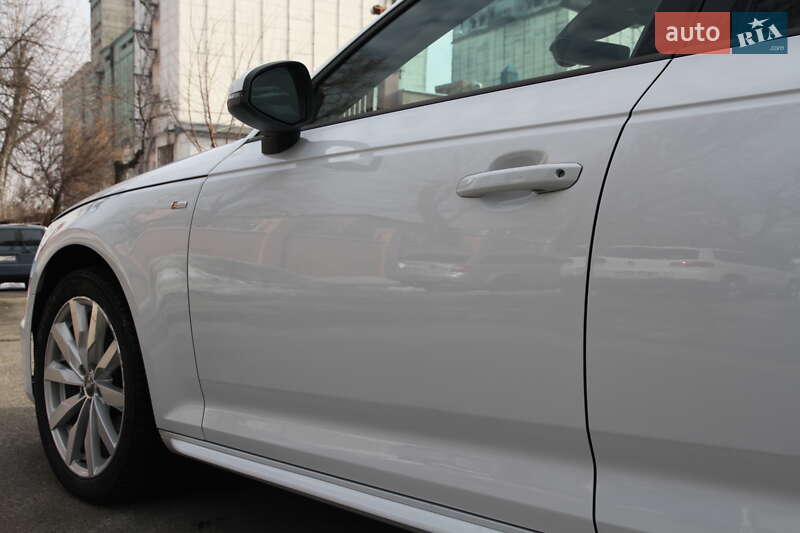 Седан Audi A4 2017 в Киеве