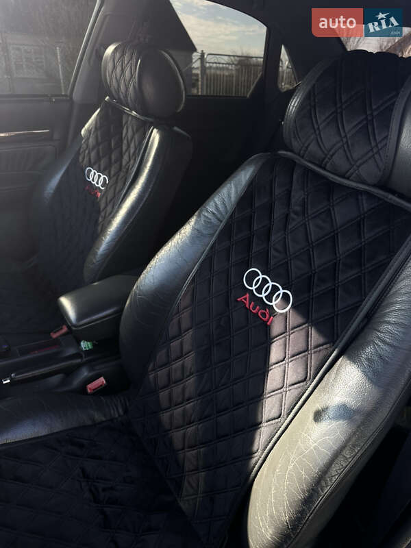 Седан Audi A4 2000 в Радивилове
