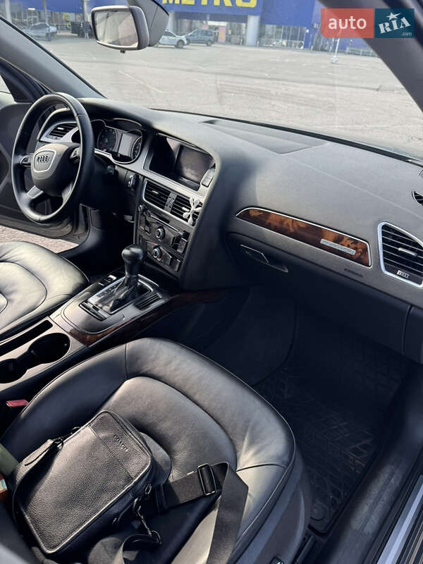 Седан Audi A4 2014 в Днепре