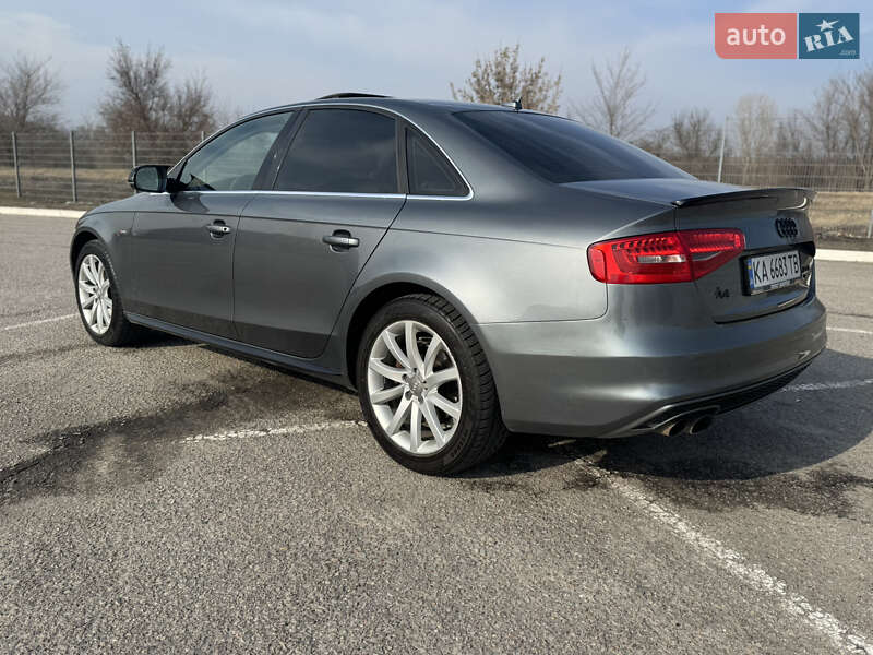 Седан Audi A4 2014 в Днепре