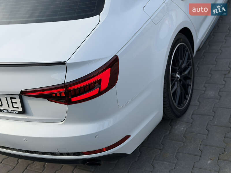 Седан Audi A4 2017 в Мукачево