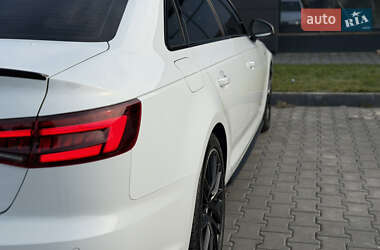 Седан Audi A4 2017 в Мукачево