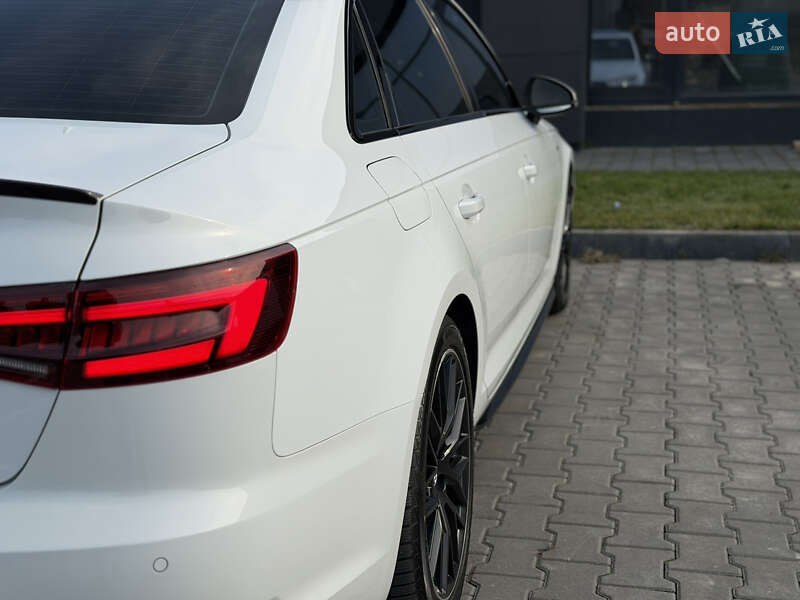 Седан Audi A4 2017 в Мукачево