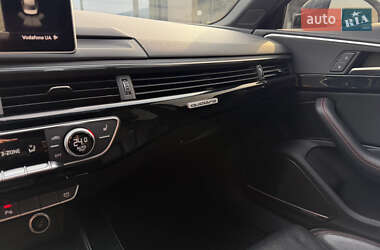 Седан Audi A4 2017 в Мукачево