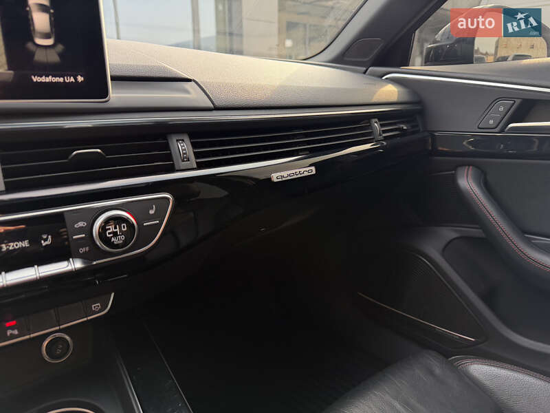 Седан Audi A4 2017 в Мукачево