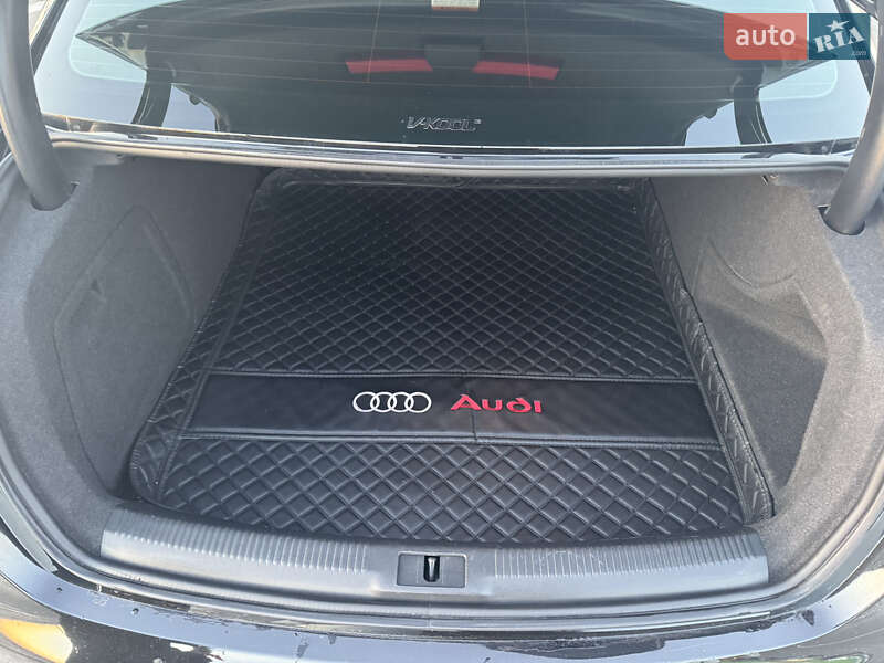 Седан Audi A4 2014 в Одессе