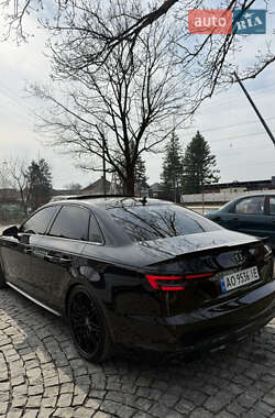 Седан Audi A4 2017 в Виноградове