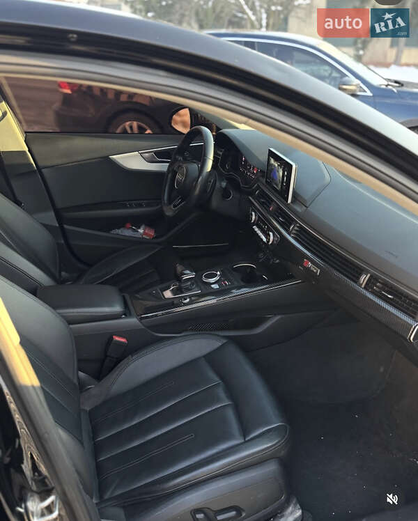 Седан Audi A4 2017 в Виноградове