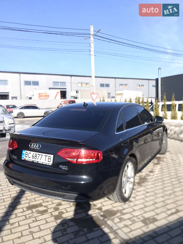 Седан Audi A4 2011 в Львові