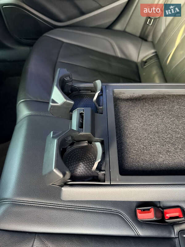 Седан Audi A4 2017 в Александровке