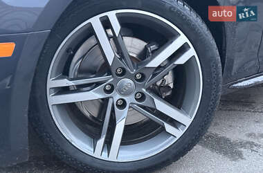 Седан Audi A4 2018 в Киеве