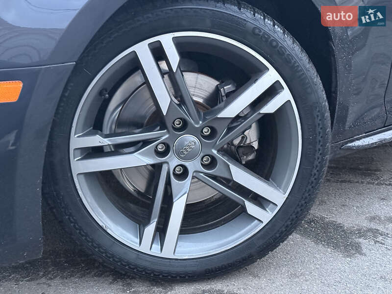 Седан Audi A4 2018 в Киеве