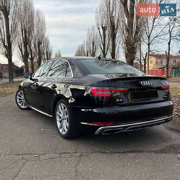 Седан Audi A4 2018 в Киеве
