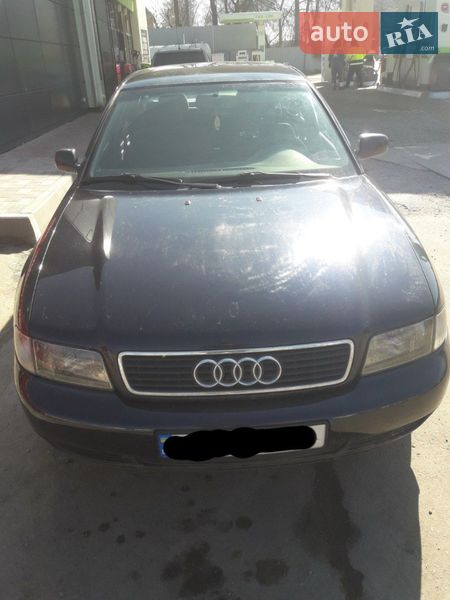 Седан Audi A4 1999 в Измаиле