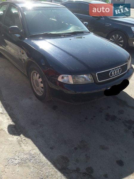 Седан Audi A4 1999 в Измаиле