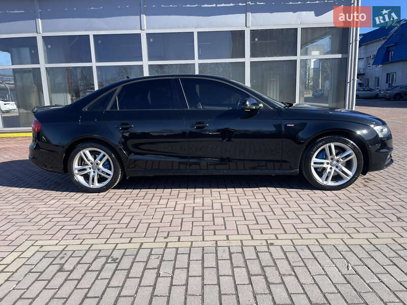 Седан Audi A4 2015 в Рівному