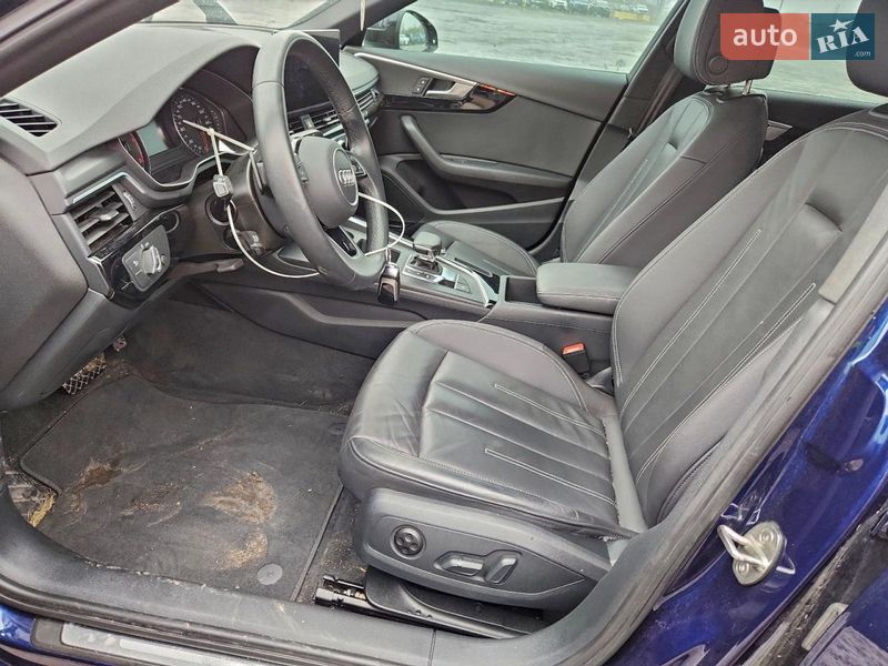 Седан Audi A4 2023 в Виннице
