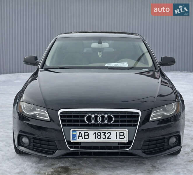 Седан Audi A4 2012 в Виннице