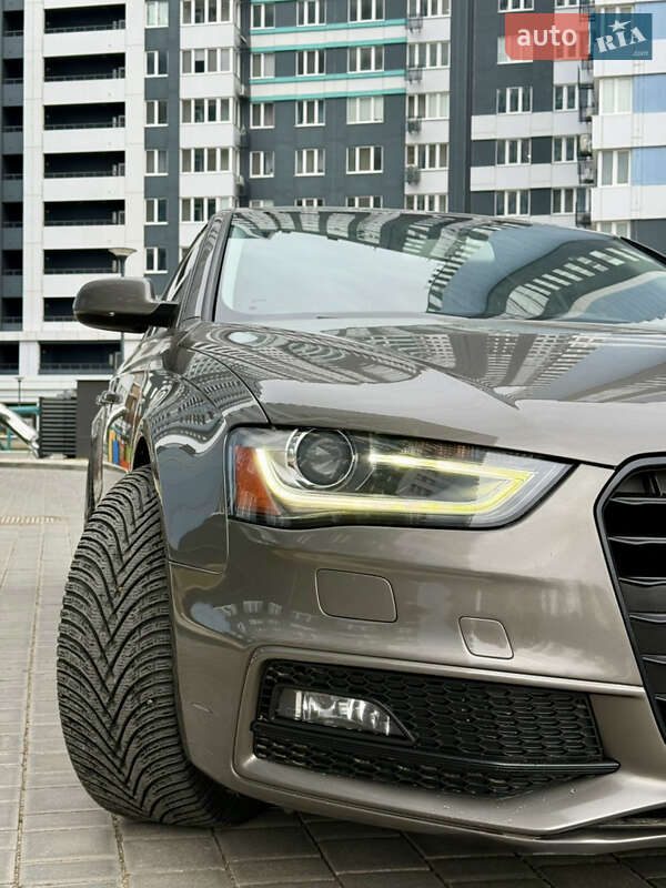 Седан Audi A4 2014 в Одесі