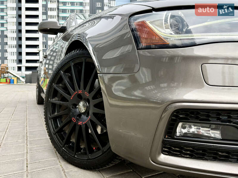 Седан Audi A4 2014 в Одесі