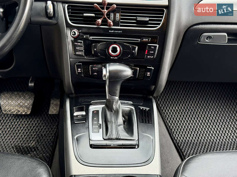 Седан Audi A4 2014 в Одесі