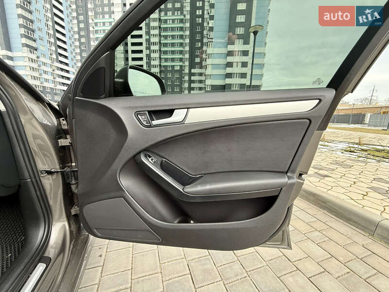 Седан Audi A4 2014 в Одессе