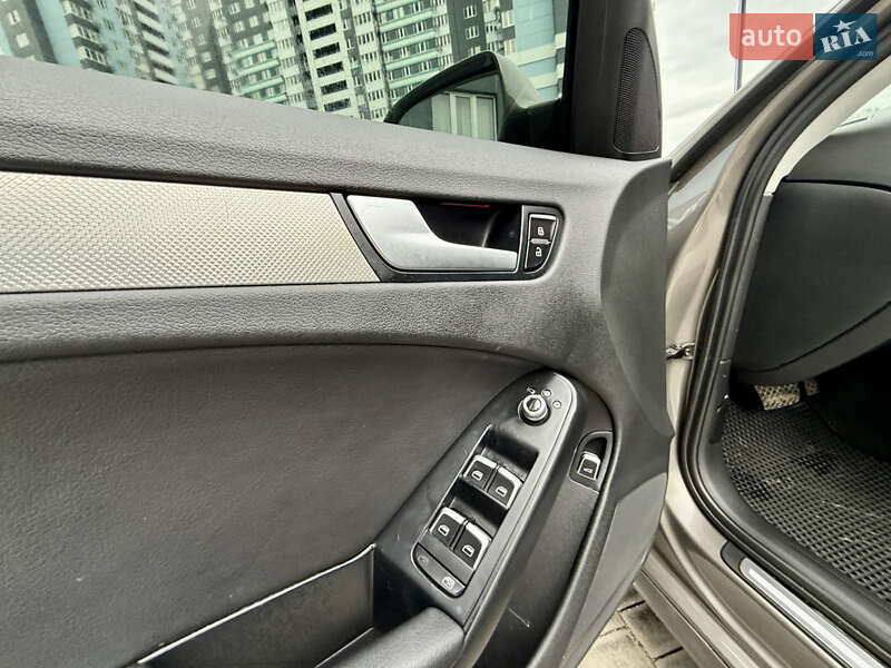 Седан Audi A4 2014 в Одесі