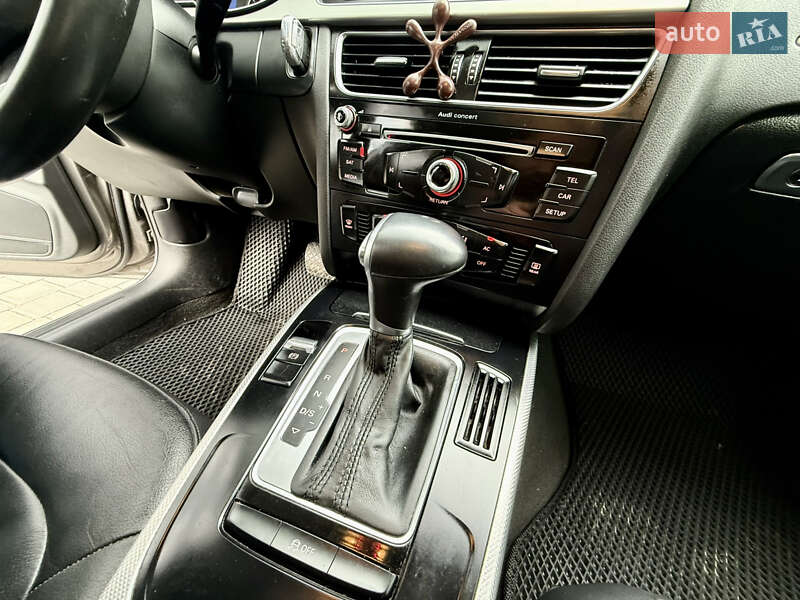 Седан Audi A4 2014 в Одессе