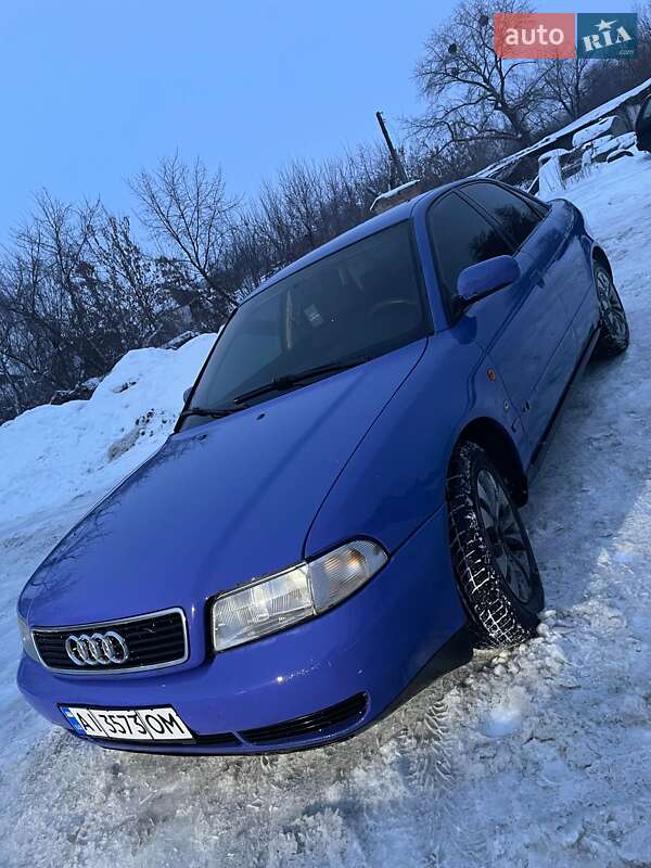 Седан Audi A4 1998 в Козелеці
