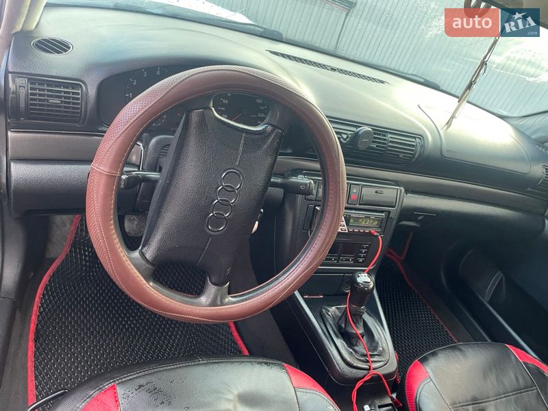 Седан Audi A4 1997 в Черновцах