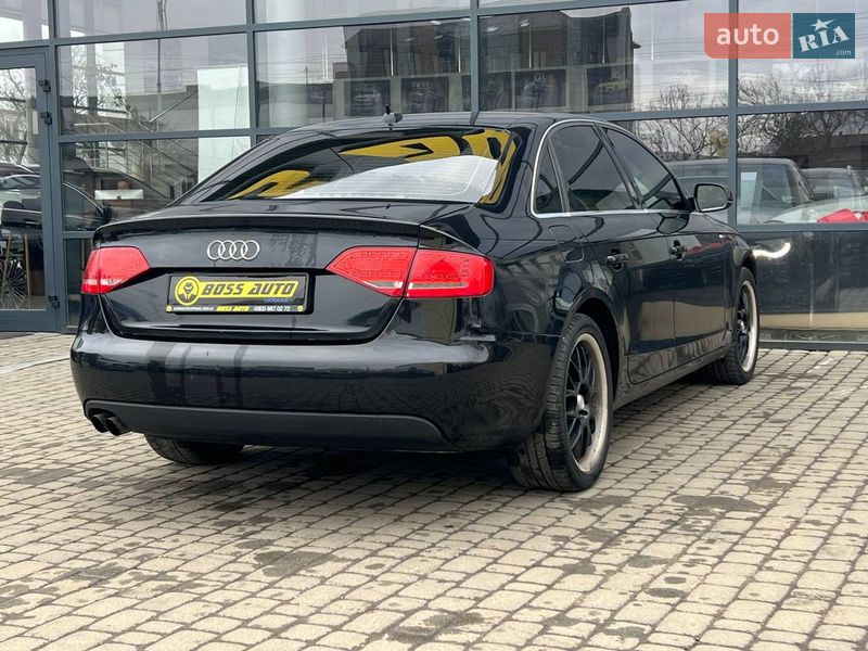 Седан Audi A4 2010 в Ивано-Франковске