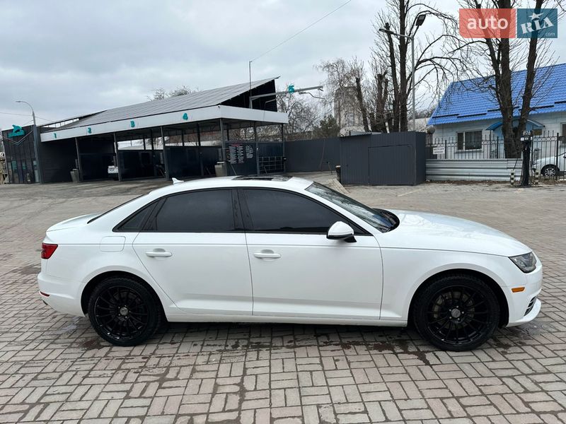 Седан Audi A4 2016 в Запорожье