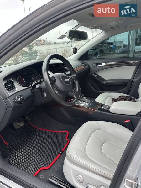 Седан Audi A4 2012 в Ивано-Франковске