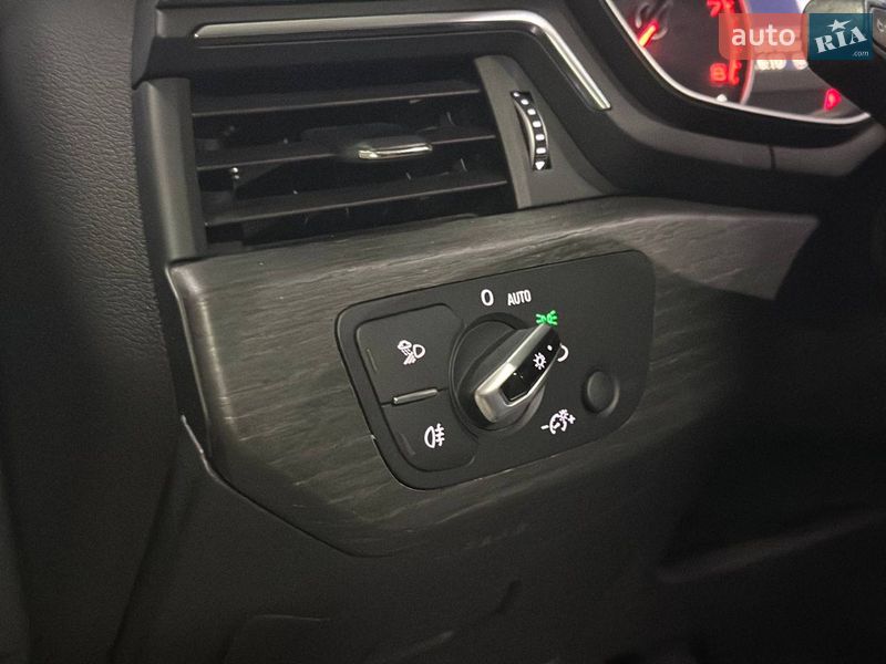 Седан Audi A4 2016 в Днепре