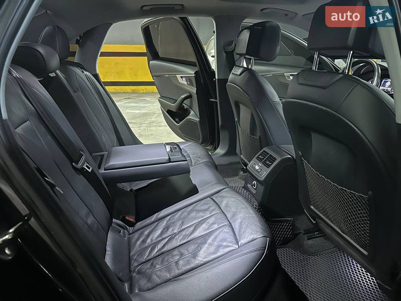 Седан Audi A4 2016 в Днепре