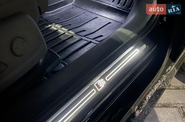 Седан Audi A4 2018 в Львове