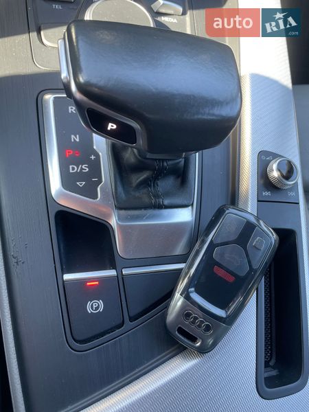 Седан Audi A4 2018 в Львове