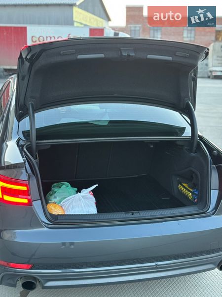 Седан Audi A4 2017 в Львове