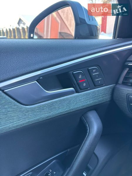 Седан Audi A4 2017 в Львове