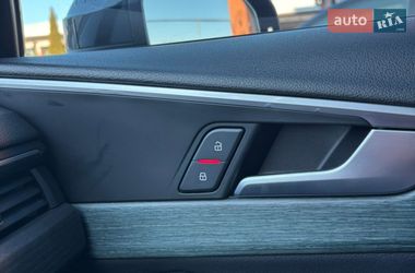 Седан Audi A4 2017 в Львове