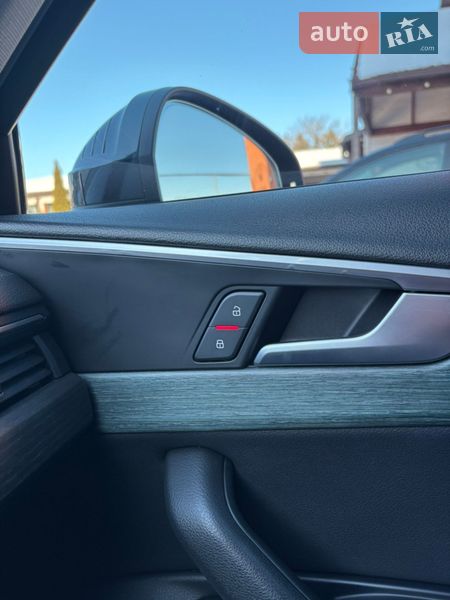 Седан Audi A4 2017 в Львове