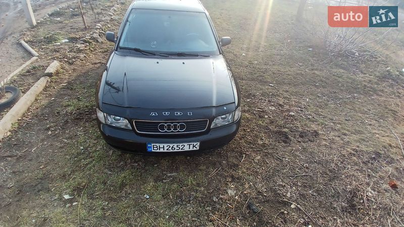 Седан Audi A4 1996 в Вознесенске