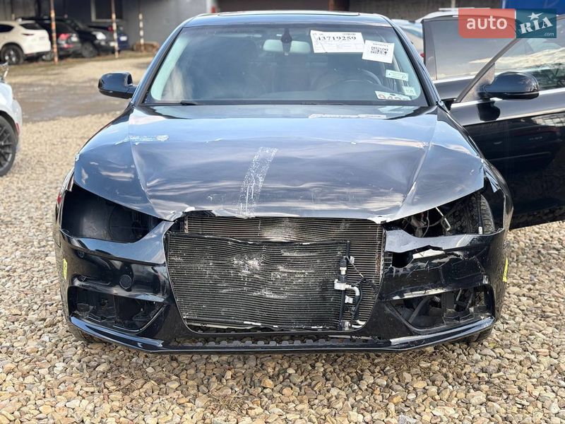 Седан Audi A4 2015 в Стрию