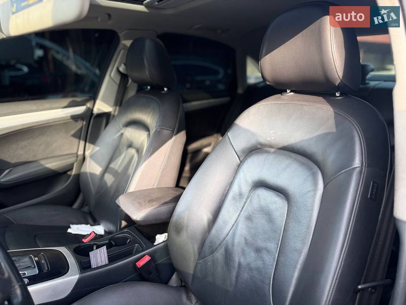 Седан Audi A4 2015 в Стрию