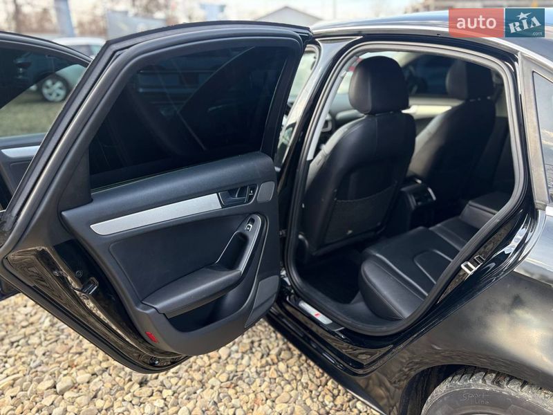 Седан Audi A4 2015 в Стрию