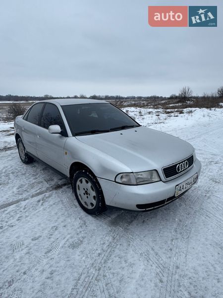 Седан Audi A4 1998 в Переяславе