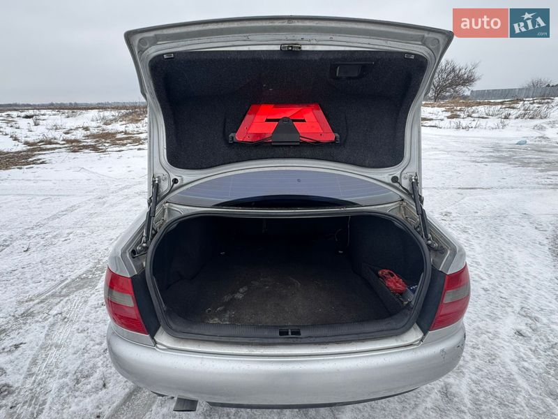 Седан Audi A4 1998 в Переяславе
