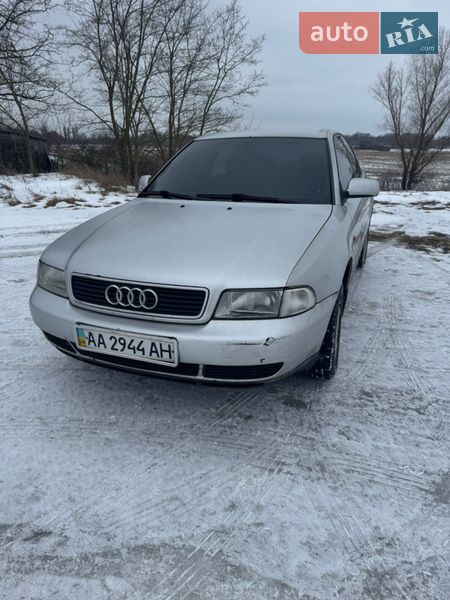 Седан Audi A4 1998 в Переяславе