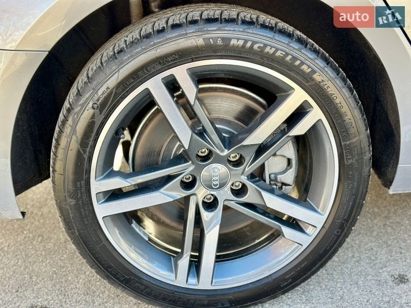 Седан Audi A4 2018 в Києві